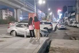 小伙晚上路过虎门白沙，又碰到两个小姐姐，走近一问哇哇大叫视频封面