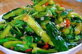 饭店的凉拌黄瓜为什么那么好吃？其实做法很简单，2分钟学会！