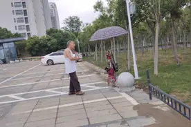 此生不求大富大贵，只愿无病无灾，食可裹腹衣可遮体……视频封面