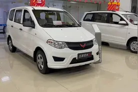 经典款五菱宏光S，1.2基本型，5座拉货神器👍🏻👍🏻👍🏻视频封面