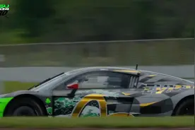 Evisu全球代言人王一博的GT3赛车初体验