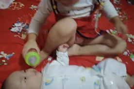 特别喜欢和姐姐玩视频封面