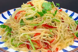 饭店的凉拌土豆丝为什么这么好吃？做法非常简单，清脆爽口又开胃