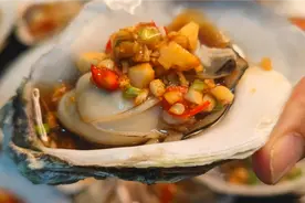 生蚝怎么清洗干净，蒸几分钟都是有讲究的！鲜嫩多汁！幸福感爆棚