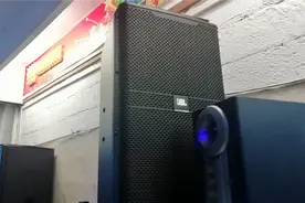 功率800瓦的声准X8后级功放，推12寸JBL音响，唱一首《也曾相识》