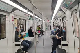 哈尔滨体验地铁，省会城市果然不一样，人流量真大视频封面