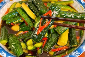 腌黄瓜时，加盐杀水是大错！教你一招，清香味美嘎嘣脆，太好吃了