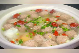 肉丸子汤好吃有诀窍，教你一招，丸子鲜嫩多汁，营养清淡不油腻。视频封面