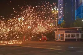 万头攒动火树银花之处不必找我。各种悲喜交集处视频封面