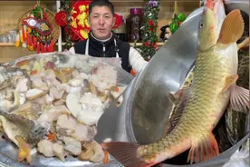 酒店大厨教大家做顺德名菜《无骨桑拿鲤鱼》吃鱼就像吃豆腐一样视频封面