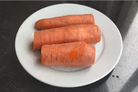 胡萝卜别炒着吃了，教你新吃法，护眼又润肠，做法简单营养足！视频封面