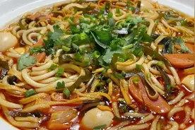 厨师长教你砂锅土豆粉的家常做法，步骤详细，鲜香微辣下酒又下饭视频封面