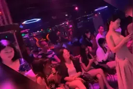 中老年的快乐又回来了，青少年的你们跟不跟？#莎莎舞视频封面