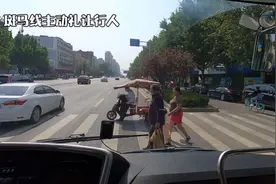 开公交车的师傅真不容易！一起看看他们有多努力视频封面
