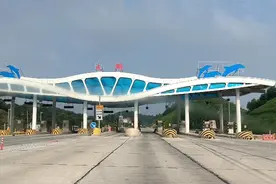 钦州往南宁325国道，大垌往那蒙路段收费站，已经是焕然一新啦视频封面