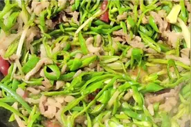 螺丝椒炒肉丝，很多人不知道炒菜的先后顺序，看大厨怎么做视频封面