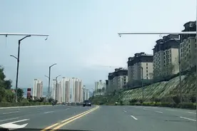 承德附属医院开发区南院，至今市区没有直达公交车很不方便。视频封面