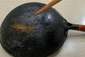 旧锅秒变新锅只需简单几步，教你二次开锅养锅技巧，比新锅还好用视频封面