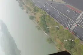 官方推荐真的是有道理，太好玩了，你们来看我在哪里？猜中有惊喜视频封面