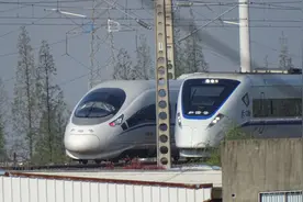 CRH380CL-5625担当G882泰州-北京南出站会车D3125扬州-深圳北进站视频封面