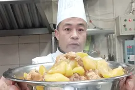 这才是土豆炖鸡腿的民间做法，汤汁粘稠开沙有面，孩子多吃2碗饭