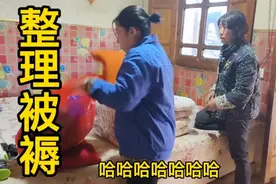 跟妈妈整理孩子上学生活用品被褥，爸妈让我尽量从家里拿，少买视频封面