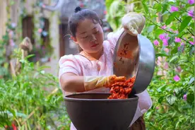 豆瓣是一种美味，手工自制豆瓣酱，要的不止是好味，纯天然无添加