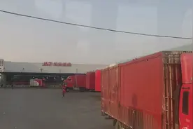 苏州跑上海极兔干临时工，八个小时130，凌晨下班还被淋个落汤鸡视频封面