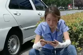 女老师穿黑丝上课被举报，有多少网课正在变成冲塔直播间？视频封面