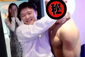 新年第一天，我竟然实现了被肌肉猛男公主抱的愿望！视频封面