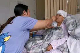农村大妈做微创手术，前前后后一共花了13万，看看报销了多少钱视频封面