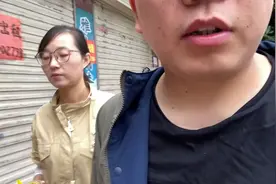 一家三口的日常，三十岁前睡不醒，三十岁后睡不着视频封面