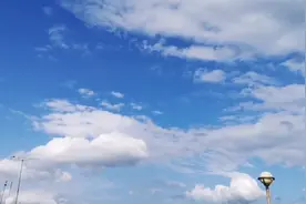 晴空万里，30度天天都要开空调视频封面