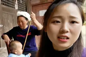 双胞胎弟弟一个吃奶粉一个吃母乳，长大后差别真的太令人惊讶！视频封面