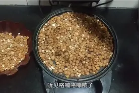 经过几天的努力，我和宝贝把姥姥攒下的杏核烤成了杏仁啦😘视频封面