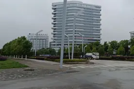 汉中经济技术开发区正在建设中，这里环境非常好，建筑风格独特！视频封面