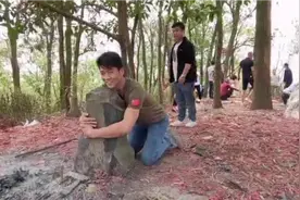 谢氏登泰公后裔在广东化州市唐岗岭祭祖场面实拍视频视频封面