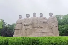 徐州淮海战役纪念塔。革命先烈永垂不朽！视频封面