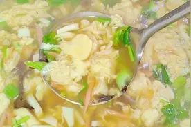 蛋花豆腐汤营养又美味，做法简单又家常，天冷来上一碗暖心又暖胃