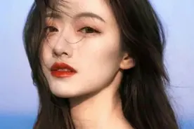 快看泳装照点个赞再走！视频封面