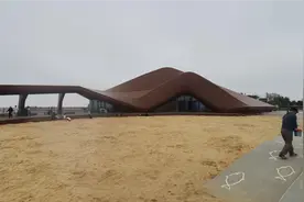 到天津东疆港观澜路看大海，这里停车免费，观海不收门票