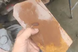 天台石友刚捡块黄蜡石水冲料就来切，不管好坏结果，就是因为喜欢视频封面