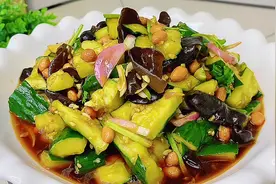 广东茶楼里的凉拌木耳青瓜原来是这样做的，怪不得这么好吃