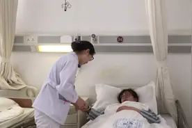 胸腔闭式引流瓶更换