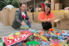 六一儿童节快到了，摆地摊10元3样商用玩具好项目视频封面