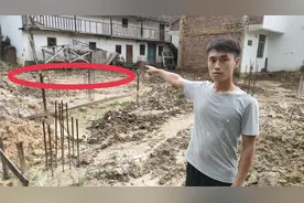 邻居一声不吭把我家房子拆了，还很有理，现在我该怎么办？视频封面