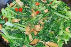 厨师长教你炒青菜的正确做法，步骤详细，鲜香入味翠绿不发黄视频封面