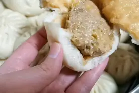 手把手教你鲜汁大肉包的配方，肉馅抱团汁水多，薄皮大馅儿不塌陷视频封面