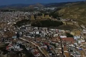 旅游，能给一个国家带来收入，拉动经济消费视频封面