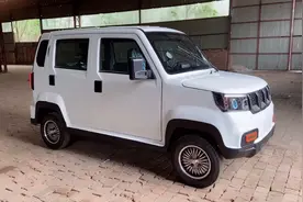 七座电动四轮车，老年代步车，电动车，不用驾照，油电两用视频封面